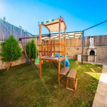 Villa Anemon 3 *